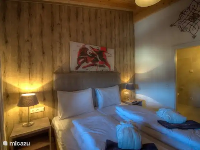 Kaprun Mountain Resort TopA24 huren in Oostenrijk, Salzburgerland, Kaprun - appartement Alles is binnen handbereik. Zelfs op de stopcontacten is niet bezuinigd: laad u gerust zowel uw telefoon als tablet op. Er moeten immers morgen weer mooie foto's op de piste gemaakt worden!