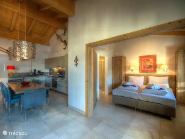Kaprun Mountain Resort TopA24 huren in Oostenrijk, Salzburgerland, Kaprun - appartement Een gemakkelijke entree van slaapkamer naar de woonkamer.