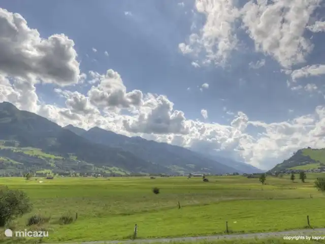 Deer and Dear Luxury Chalet, App. A en Austria, Salzburgo, Piesendorf - apartamento Magnífica vista sobre el valle y las montañas.