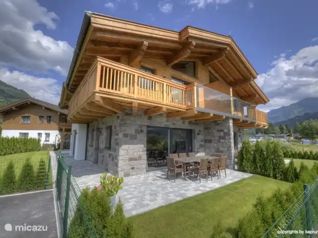 Deer and Dear Luxury Chalet, App. A en Austria, Salzburgo, Piesendorf - apartamento ¡Mucho espacio, lujo, privacidad y una hermosa vista desde cada balcón!