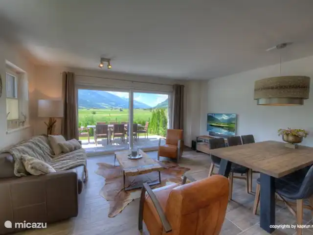 Deer and Dear Luxury Chalet, App. A en Austria, Salzburgo, Piesendorf - apartamento Relájese en la hermosa sala de estar, completa y lujosamente equipada.