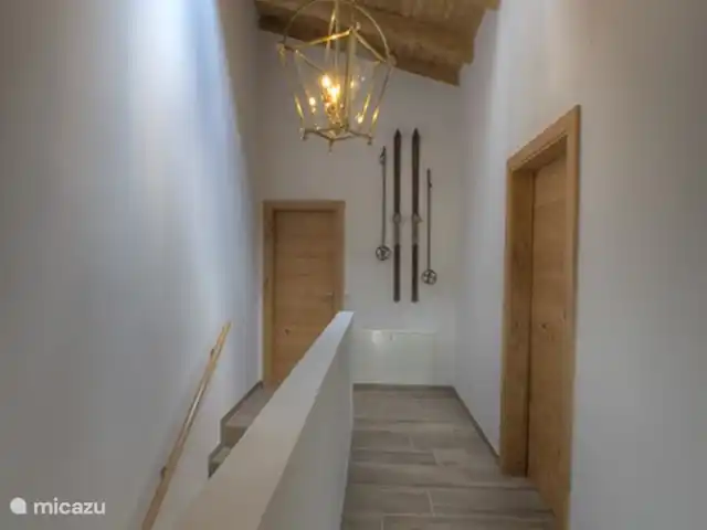 Deer and Dear Luxury Chalet, App. A en Austria, Salzburgo, Piesendorf - apartamento Otra vista del amplio salón del primer piso.