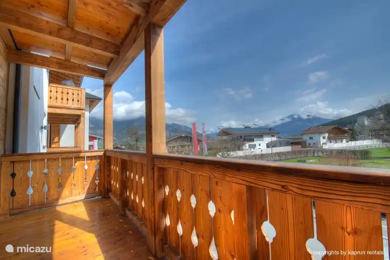 Hermosas vistas a la montaña desde los 2 balcones.