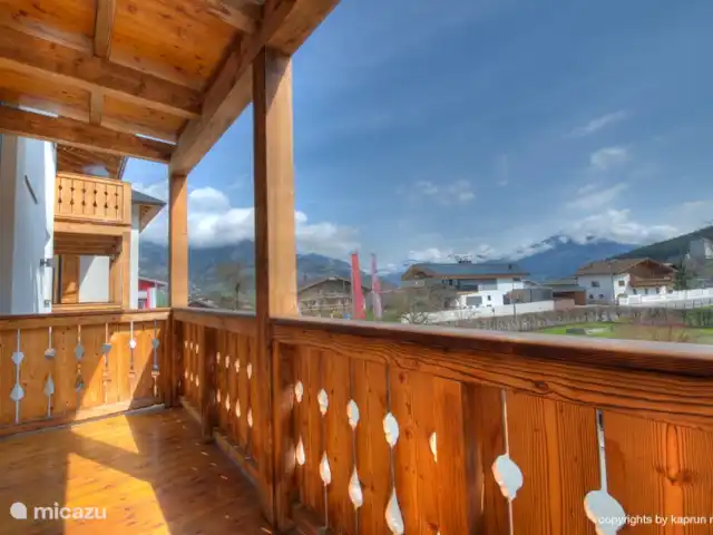 appartement huren in Oostenrijk, Salzburgerland, Kaprun – Kaprun Mountain Resort TopB14 Een prachtig uitzicht op bergen vanaf de 2 balkonnen