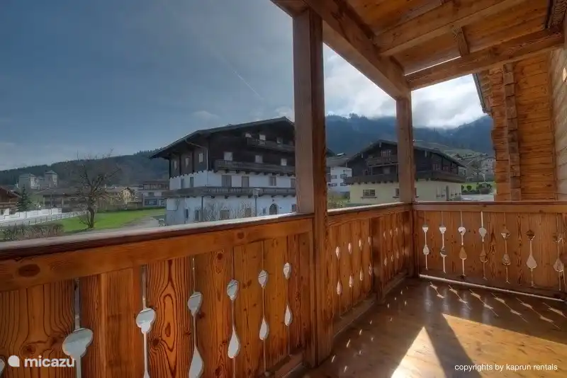 Hermosas vistas a la montaña desde los 2 balcones.
