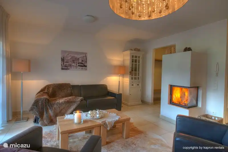 Otra vista del salón. Combinación perfecta de lujo y ambiente.