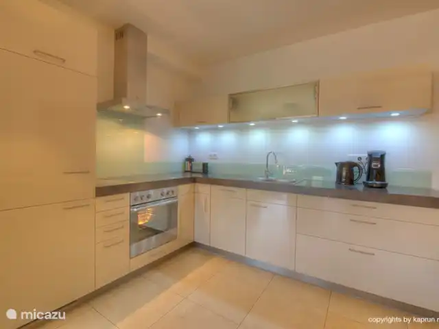 appartement huren in Oostenrijk, Salzburgerland, Kaprun – Kaprun Mountain Resort TopB14 De prachtige, volledig uitgeruste keuken.