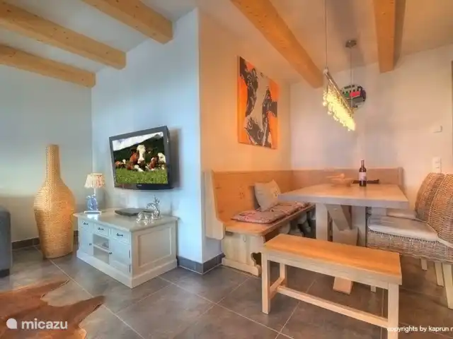 Location de Vacances Autriche, Salzburgerland, Kaprun, appartement - Kaprun Mountain Resort TopC3 Assez d'espace à la table du dîner pour s'asseoir confortablement avec un grand groupe