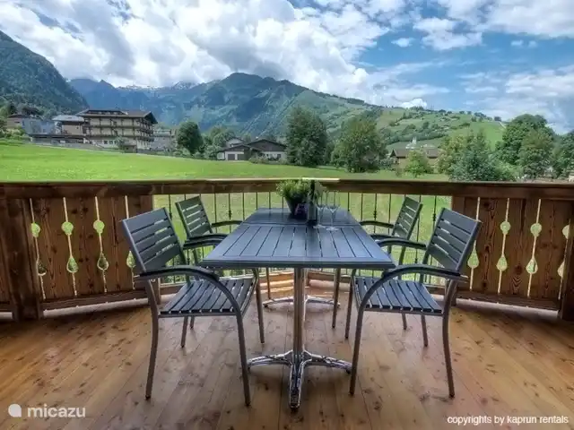 Kaprun Mountain Resort TopD19 | Autriche, Salzburgerland, Kaprun - appartement Si tel est votre point de vue, vos vacances ne peuvent pas se tromper, n'est-ce pas ? Tant à l'intérieur qu'à l'extérieur, vous pourrez profiter pleinement de ce bel appartement.