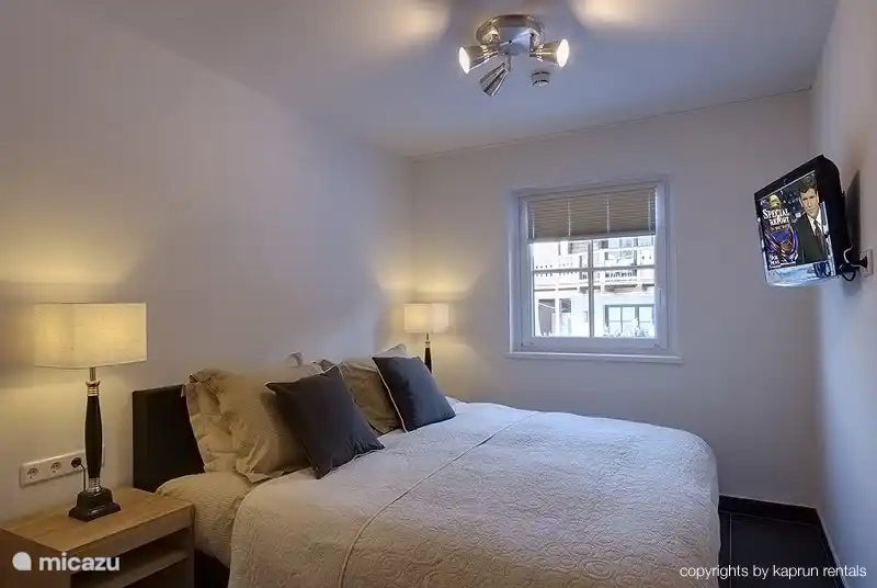 Eines der drei Schlafzimmer. Zusammen mit dem Schlafsofa im Wohnzimmer, haben Sie insgesamt 8 Betten.