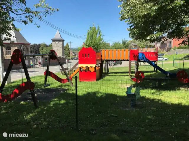 El huerto de manzanas en Bélgica, Limburgo, Voeren - casa vacacional