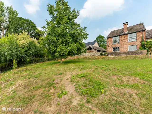 El huerto de manzanas en Bélgica, Limburgo, Voeren - casa vacacional
