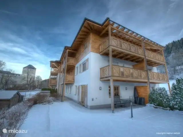 Location de Vacances Autriche, Salzburgerland, Kaprun, appartement - Residenz an der Burg Top2 Maison A Une grande terrasse d'angle avec salon de jardin. Belle vue!