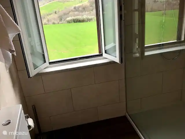 Casa Vista Verde | Italie, Marche, Montelparo - maison de vacances salle de bain 1 - étage de la maison principale