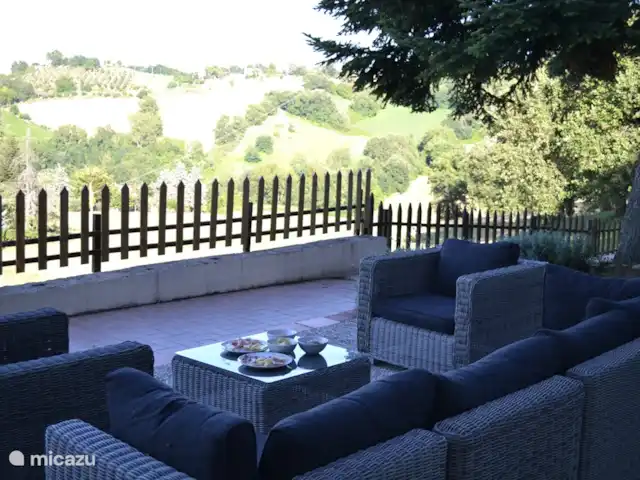 Casa Vista Verde | Italie, Marche, Montelparo - maison de vacances Apéritifs ou simplement farniente dans le coin salon en profitant de cette belle vue