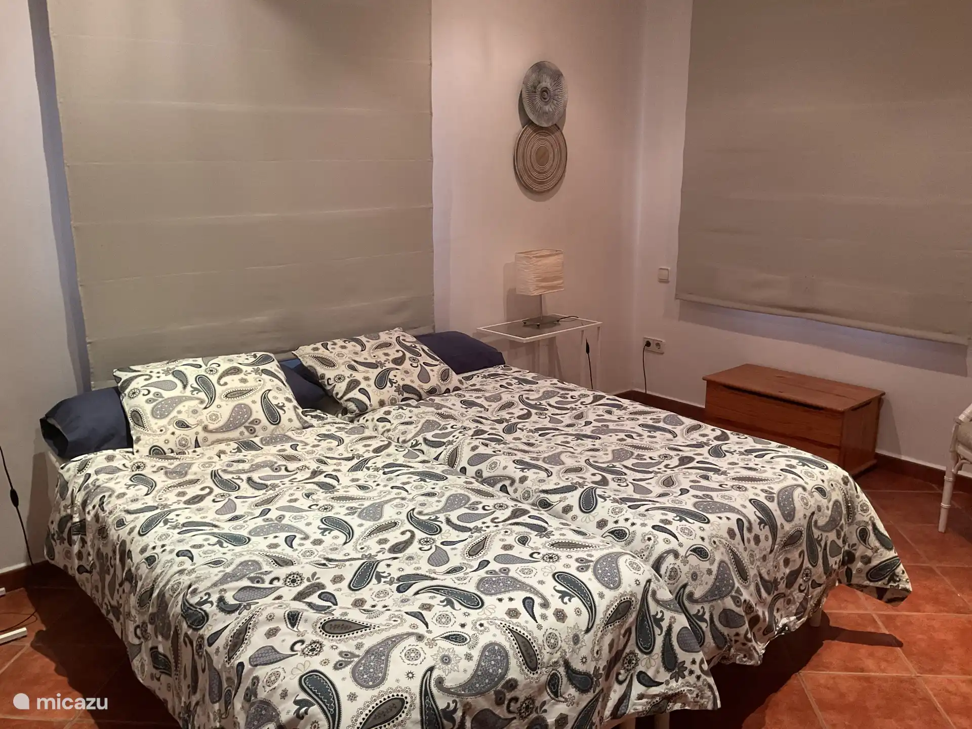 2 person room
2 x 90 cm at 2 meters of lamg