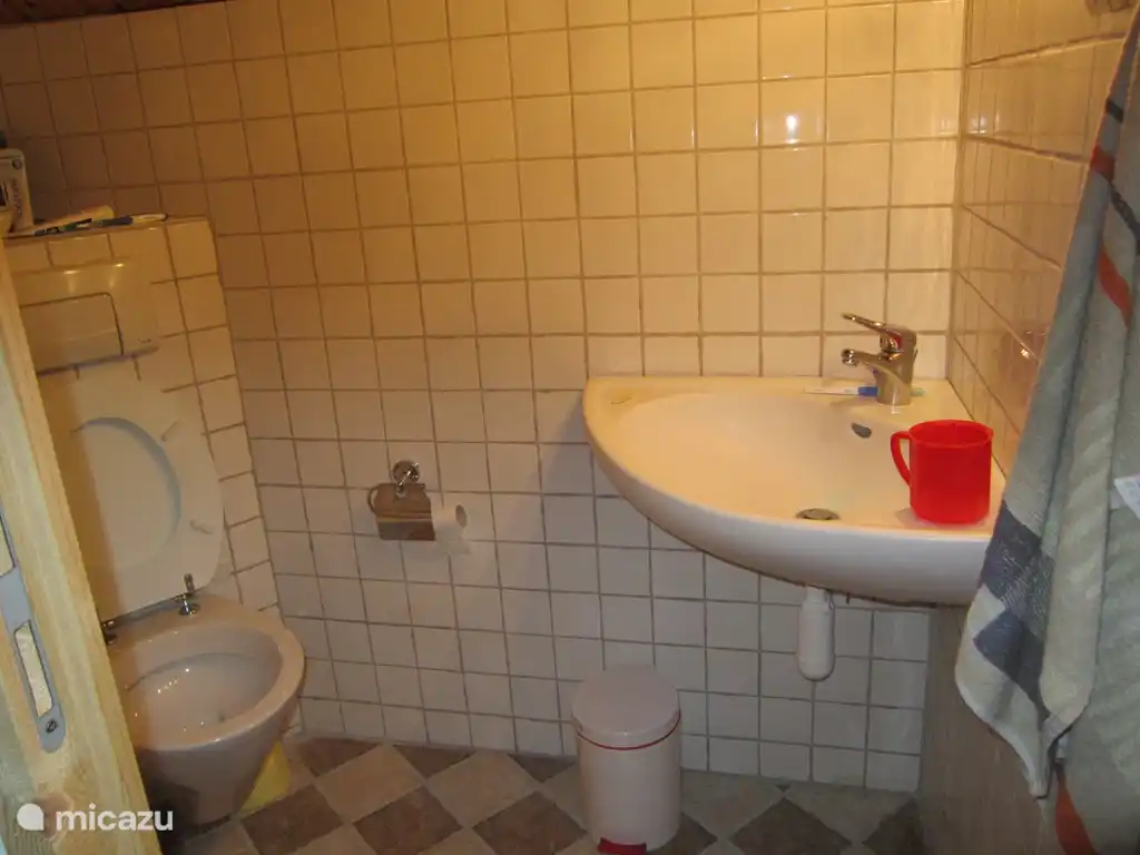 salle de bain à l'étage