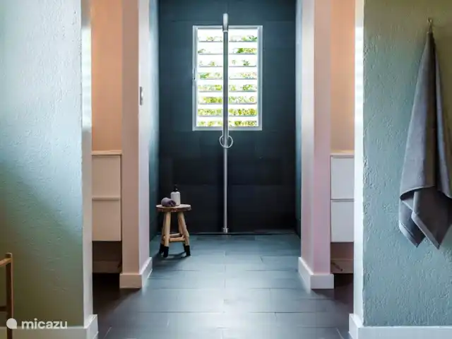 Ç Ver Villa en Curazao, Banda Arriba (este), Bapor Kibra - casa vacacional Baño principal.