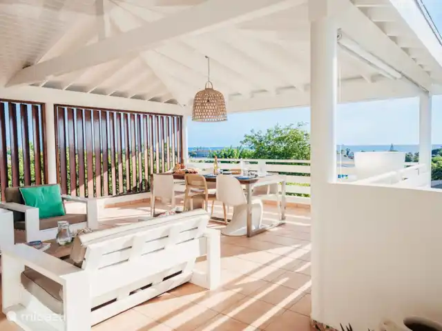 Ç Ver Villa en Curazao, Banda Arriba (este), Bapor Kibra - casa vacacional Porche bien situado al viento.