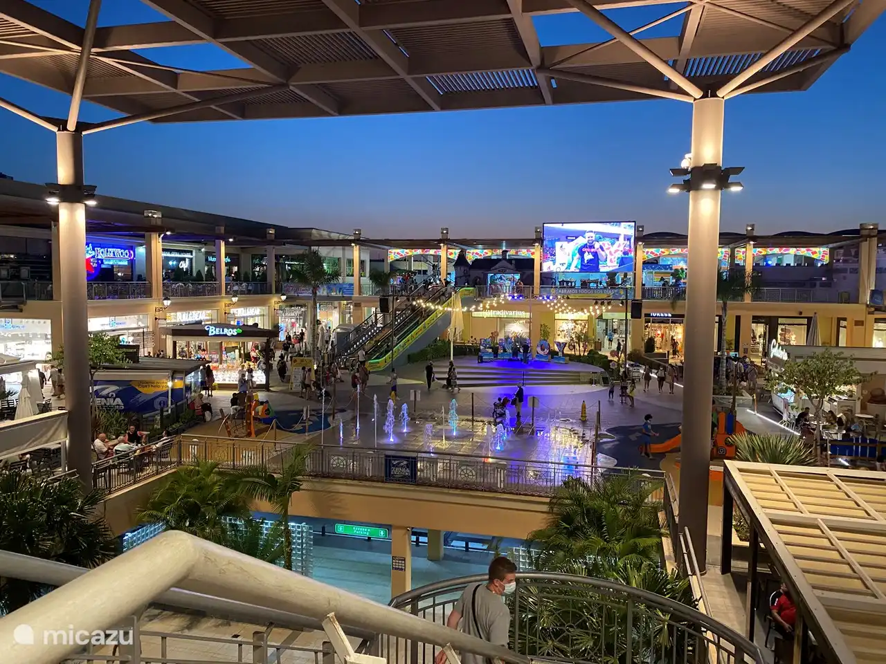 La Zenia Boulevard, het grootste winkelcentrum van de Costa Blanca, slecht 5 minuten rijden vanaf het appartement