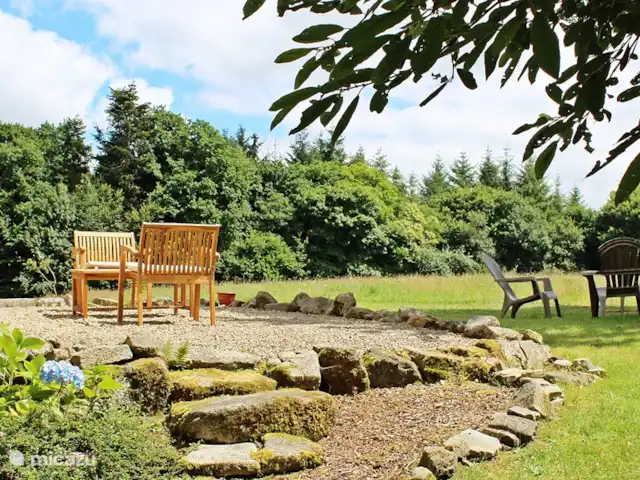 L'Hirondelle - un lugar especial en Francia, Morbihan, Ploërdut - casa vacacional terraza y jardin