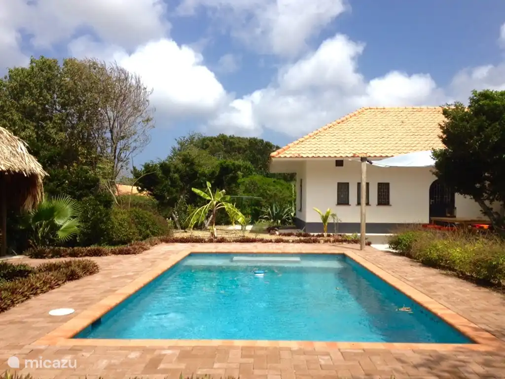 Villa Exclusieve Julianadorp Tropenvilla in Julianadorp, CuracaoMidden, Curaçao huren? Micazu.nl