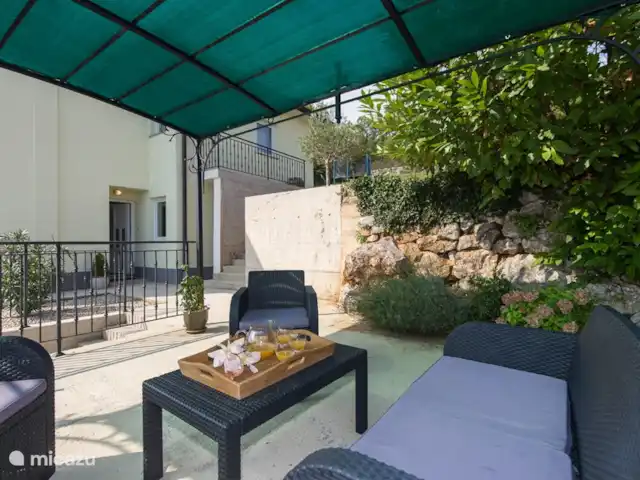 Villa Kyra - apartamento 2 en Croacia, Kvarner, Lovran - apartamento terraza lateral