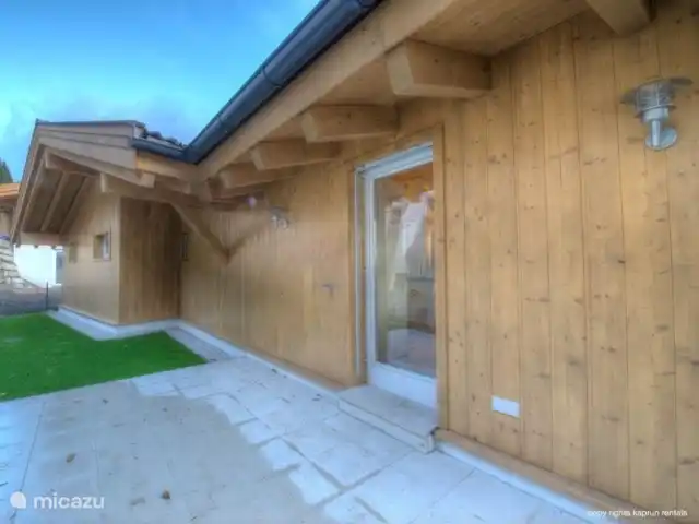 Residencia Kitzsteinhornblick Top2 en Austria, Salzburgo, Zell am See - penthouse El complejo de apartamentos Residenz Kitzsteinhornblick se encuentra frente a la montaña entre Zell am See y Kaprun. Con una vista magnífica del Kitzsteinhorn, la zona de esquí de Kaprun y el valle de Zell am See y Kaprun.