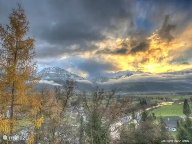 Residencia Kitzsteinhornblick Top2 en Austria, Salzburgo, Zell am See - penthouse El complejo de apartamentos Residenz Kitzsteinhornblick se encuentra frente a la montaña entre Zell am See y Kaprun. Con una vista magnífica del Kitzsteinhorn, la zona de esquí de Kaprun y el valle de Zell am See y Kaprun.