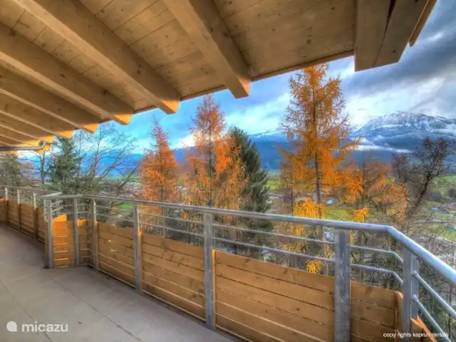 Residencia Kitzsteinhornblick Top2 en Austria, Salzburgo, Zell am See - penthouse El complejo de apartamentos Residenz Kitzsteinhornblick se encuentra frente a la montaña entre Zell am See y Kaprun. Con una vista magnífica del Kitzsteinhorn, la zona de esquí de Kaprun y el valle de Zell am See y Kaprun.