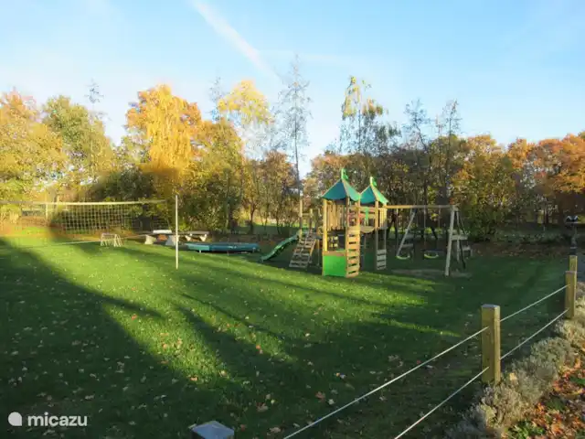 Appartement familial 't Vrielinck | Pays-Bas, Overijssel, Hezingen - maison de vacances Cour de récréation
