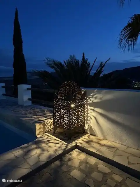 Iluminación ambiental por la noche