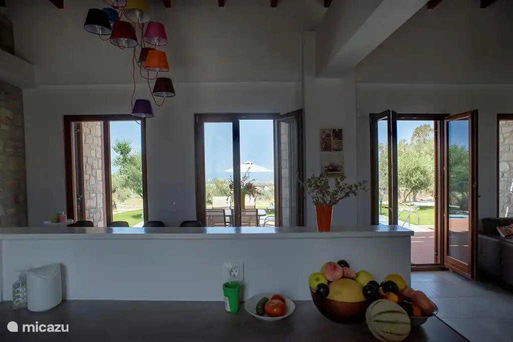 uitzicht vanuit de keuken