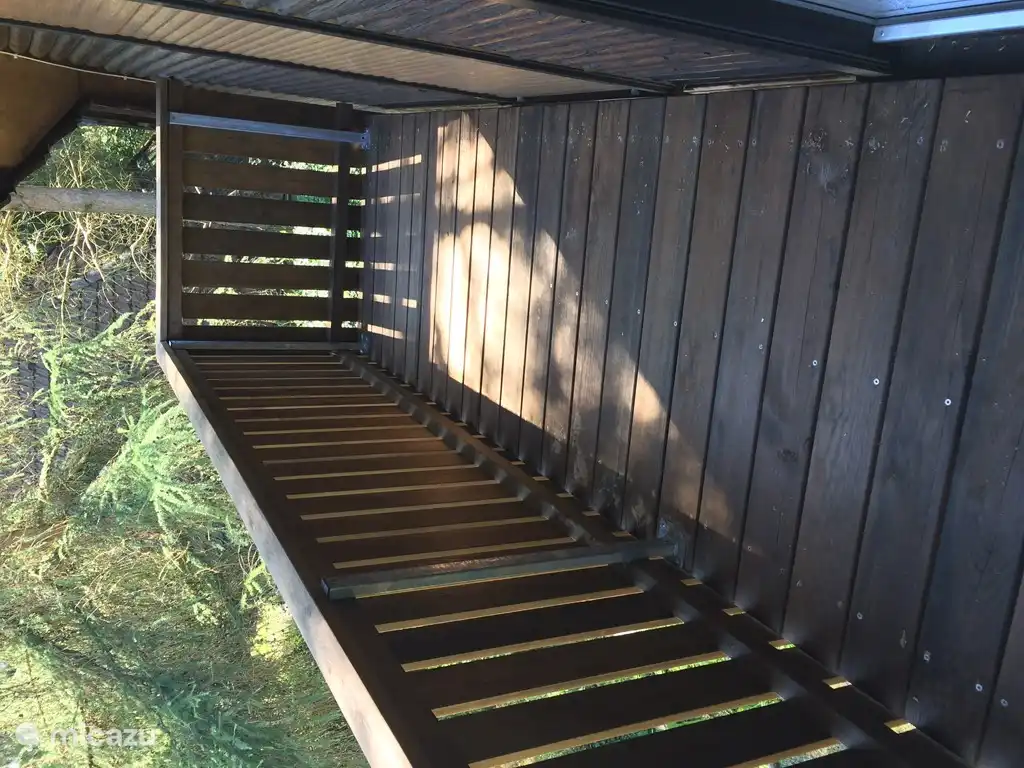 Neuer sicherer Balkon im Süden.