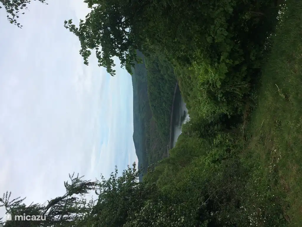 Von der Hütte durch den Kellerwald bis zum Edersee-Gemountainbiked - Mai