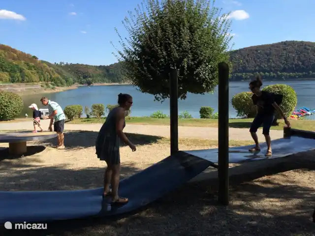 *Bosrijk* Kellerwald Edersee Unesco huren in Duitsland, Sauerland, Frankenau - vakantiehuis Edersee Promenade; speelattributen en geluiden / muziek maken toestellen