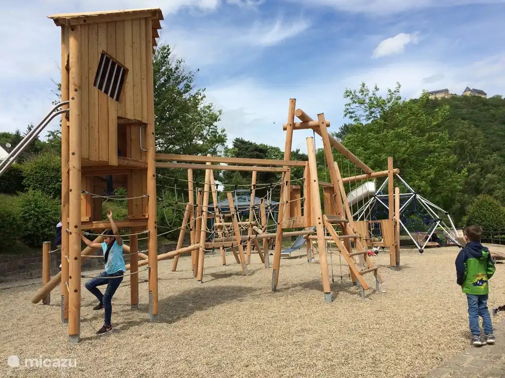 Neuer Spielplatz für 5+ an der Edersee-Promenade