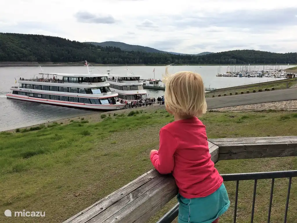 Schifffahrt auf dem Edersee von April bis Oktober
