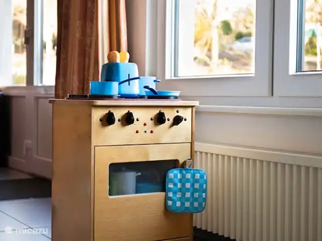 *Bosrijk* Kellerwald Edersee Unesco huren in Duitsland, Sauerland, Frankenau - vakantiehuis Keuken met inventaris voor kleine koks. Speelkleed aanwezig
