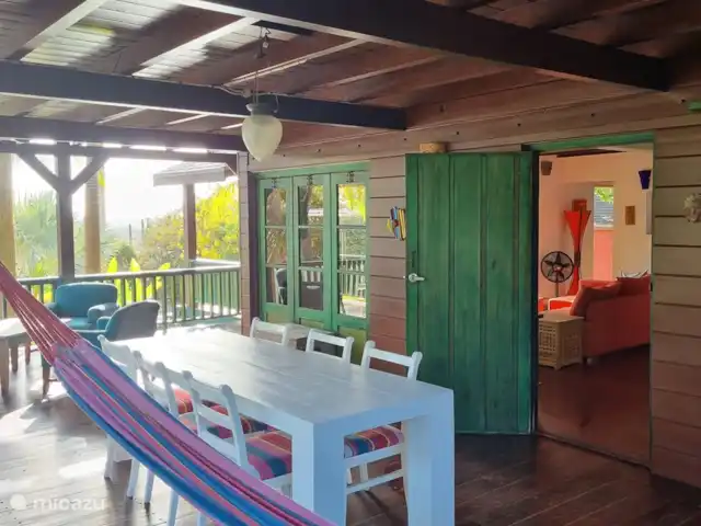 Location de Vacances Aruba, Aruba central, Santa Cruz, villa - Villa Luna Llena Grande table à manger sur la véranda
