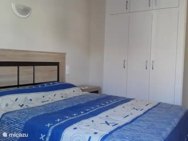 Penthouse avec super vue mer | Espagne, Costa Blanca, Moraira - appartement chambre parentale avec 2 lits simples avec placard