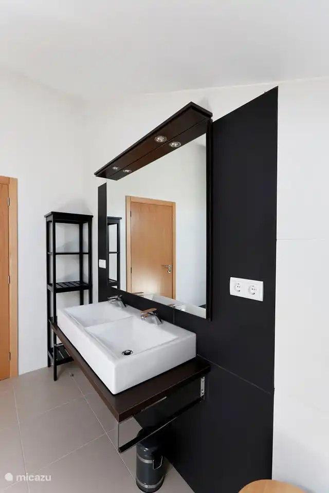 Die Badezimmer en suite.