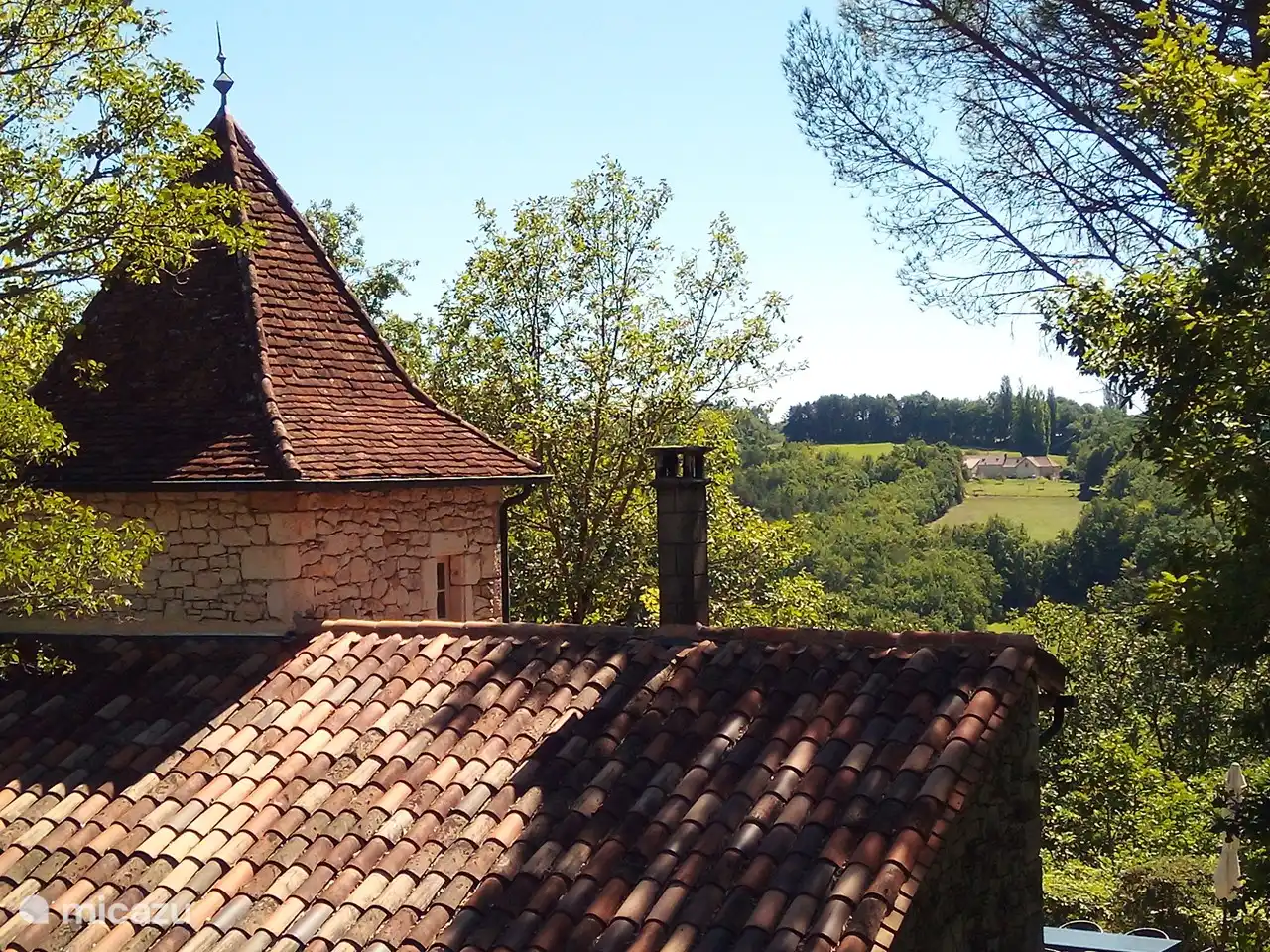 Lou Goratse mit Blick über das Tal