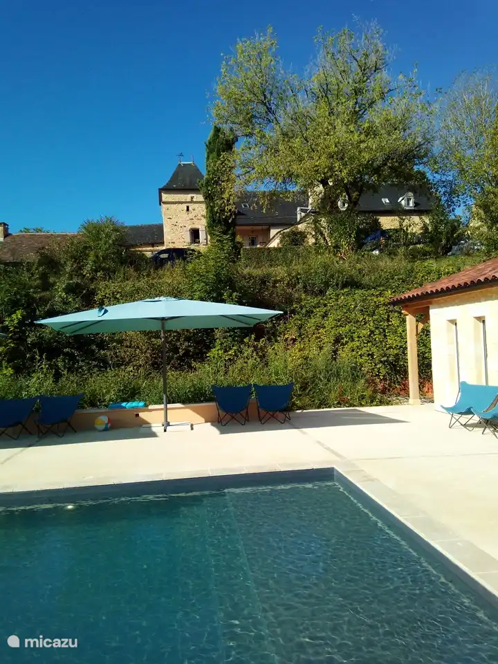 Strand mit einer Tiefe von 20 bis 30 cm für kleine Kinder