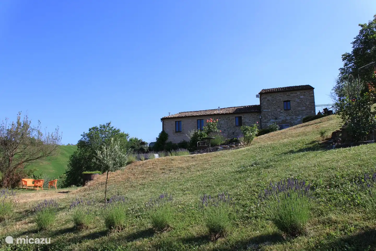 Garten und Sitzgelegenheiten