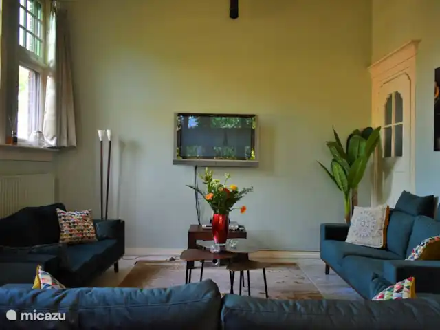 Villa monumentale Seulle Etat | Pays-Bas, Frise, Sint Jacobiparochie - villa Cet écran plat dispose également d'un Google Chromecast.