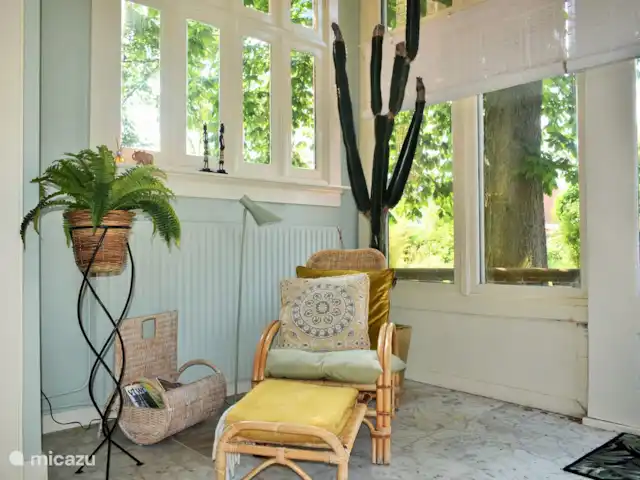 Villa monumentale Seulle Etat | Pays-Bas, Frise, Sint Jacobiparochie - villa Détendez-vous dans la véranda tout en vous sentant comme chez vous.