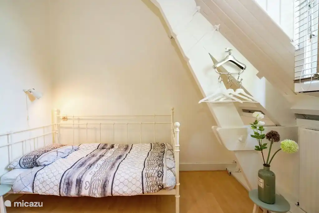 Slaapkamer met 2 x een 1 persoons-bed