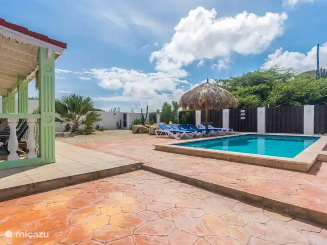 Location de Vacances Aruba, Paradera, Modanza, villa - Villa La Granda La cour avec 6 transats