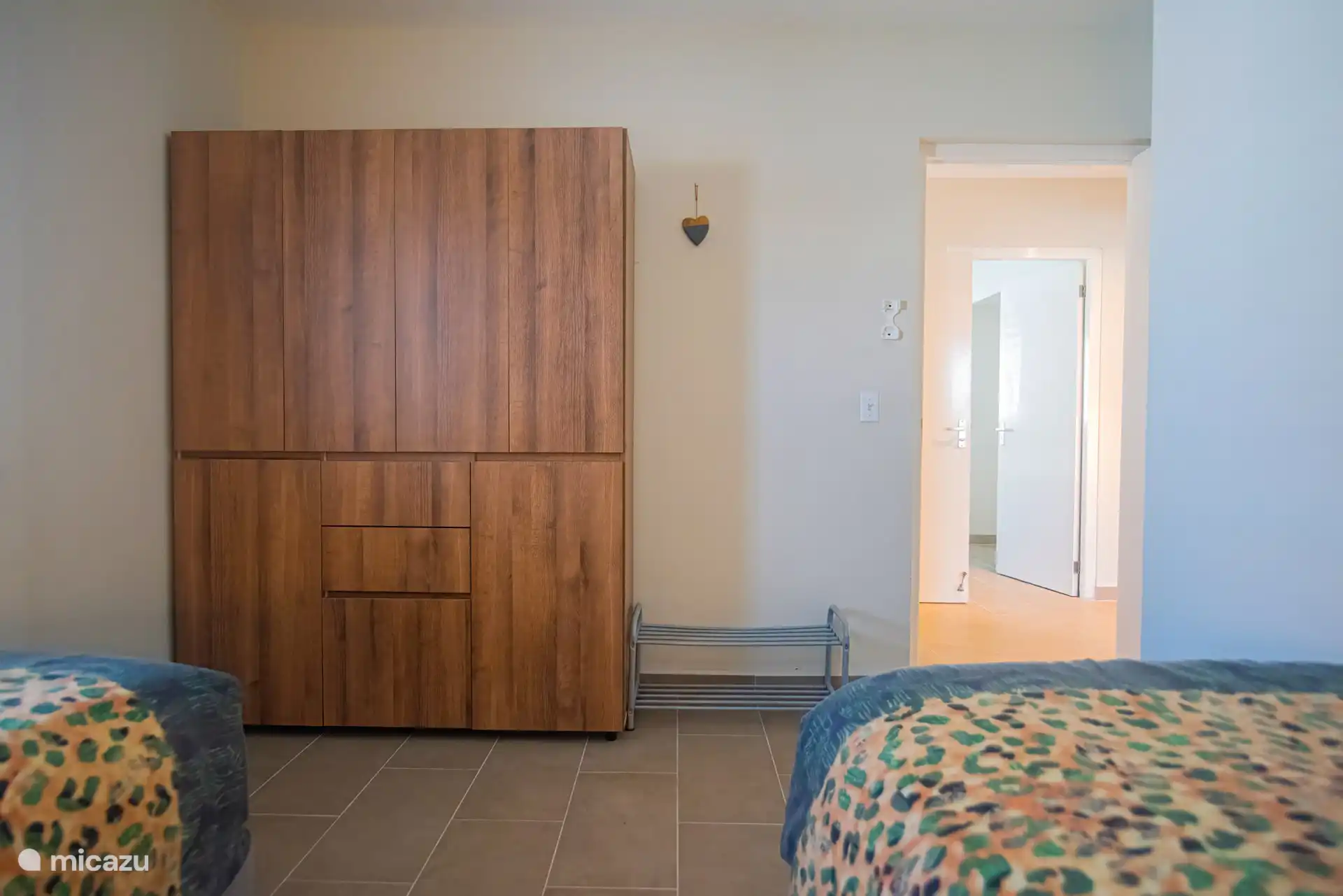 Chambre 3 avec 2 lits simples